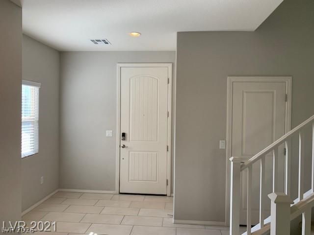 9584 Abbey Pond Avenue — photo 2