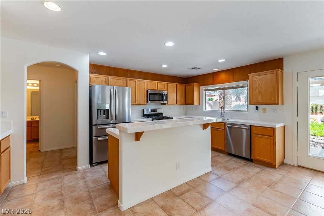 8700 Wild Diamond Avenue — photo 4