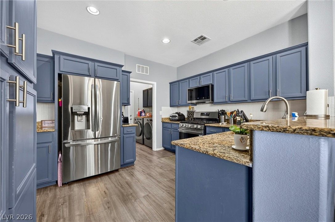 6684 Mojave Blush Drive — photo 3