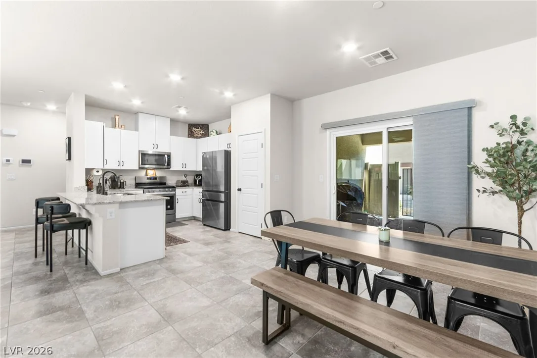7489 Onyx Star Street — photo 2