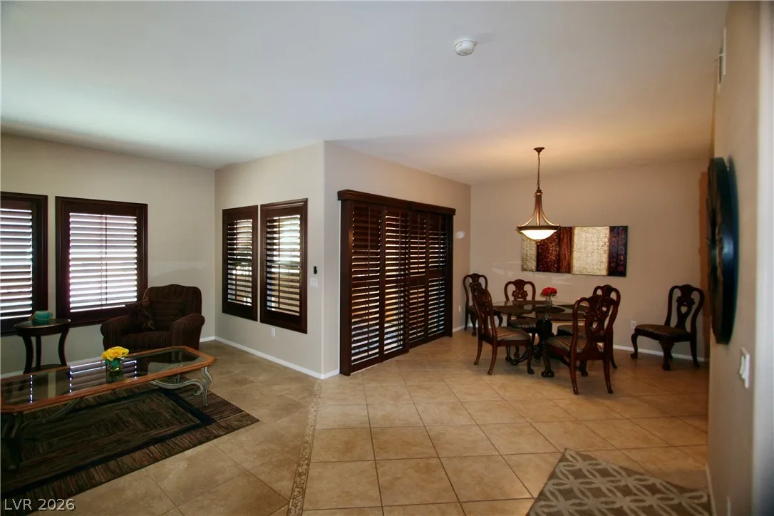 820 CANTERRA Street 2052 — photo 4
