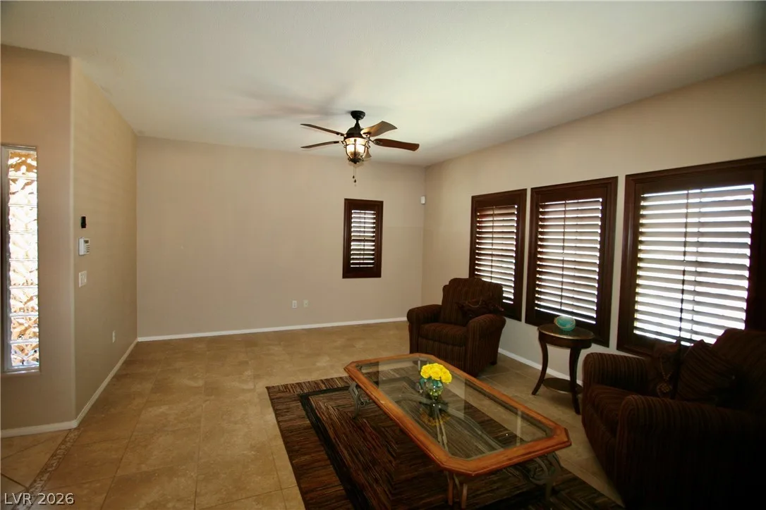 820 CANTERRA Street 2052 — photo 5