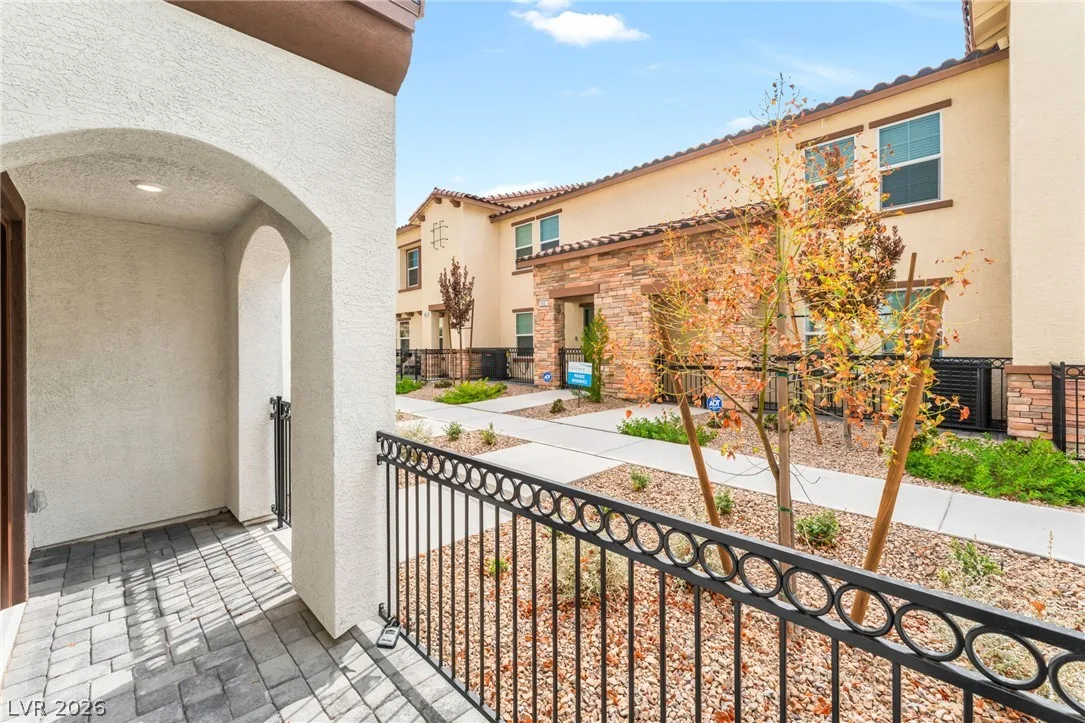 913 Rosy Starling Street — photo 3