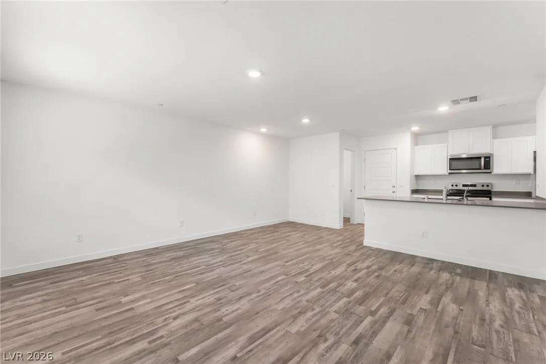 913 Rosy Starling Street — photo 4