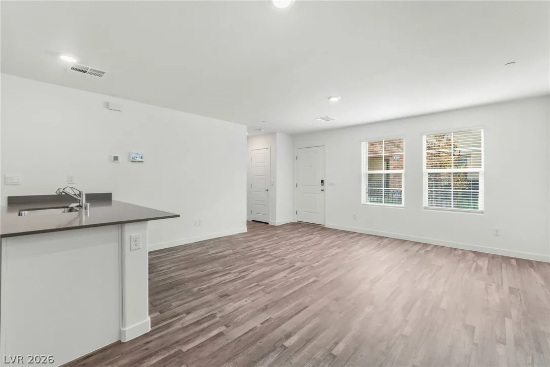 913 Rosy Starling Street — photo 5