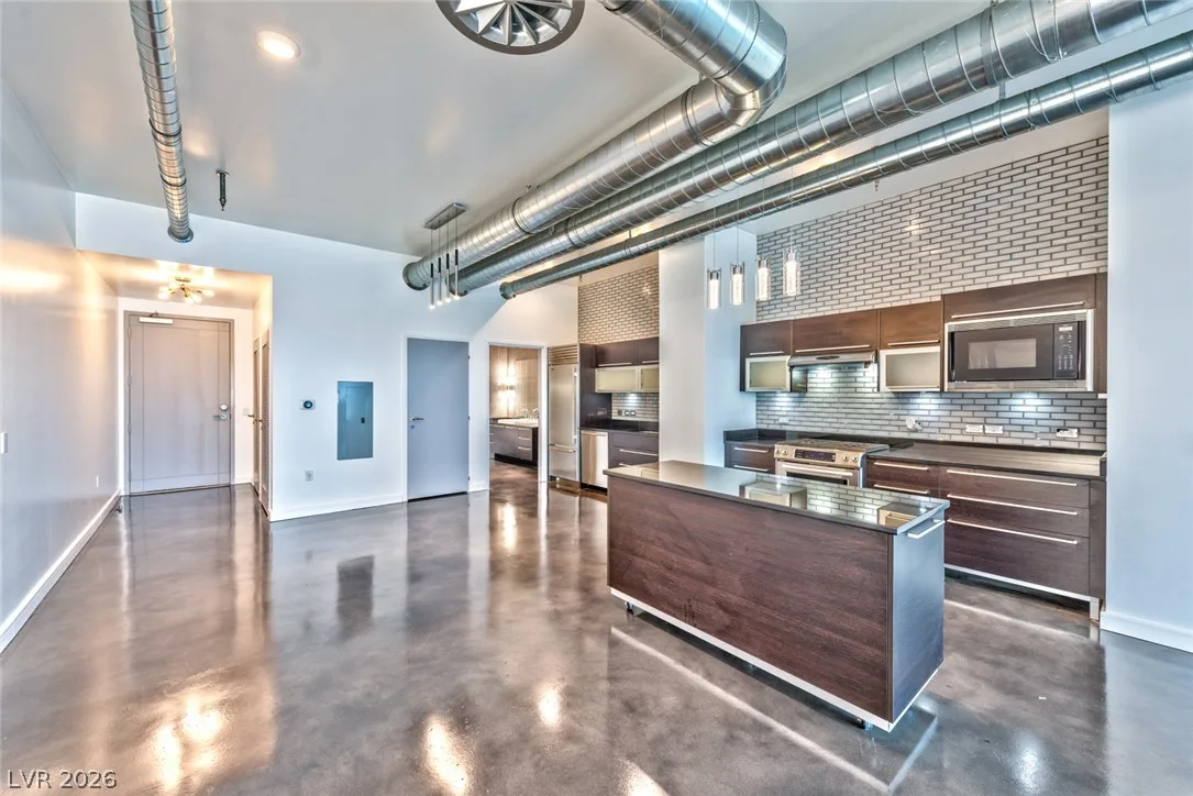 200 Hoover Avenue 1708 — photo 3