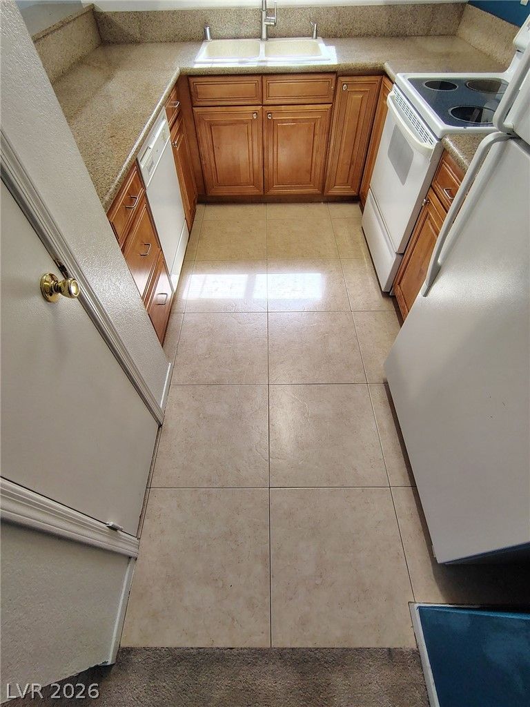 6877 Tamarus Street 201 — photo 3 of 8