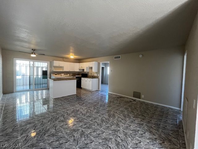 2909 Elm Avenue 2 — photo 3