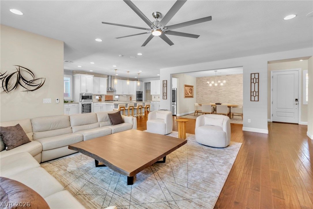 5851 Glory Heights Drive — photo 1
