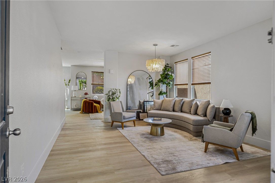 537 Lacabana Beach Drive — photo 4 of 38