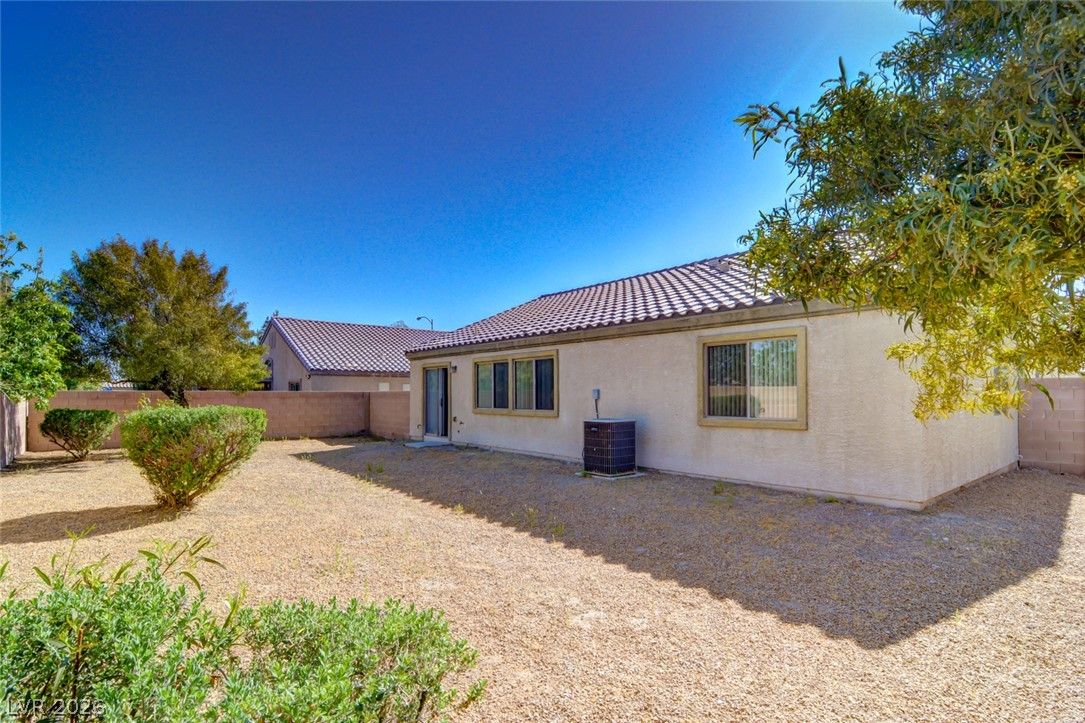 5820 Faye Talor Street — photo 3