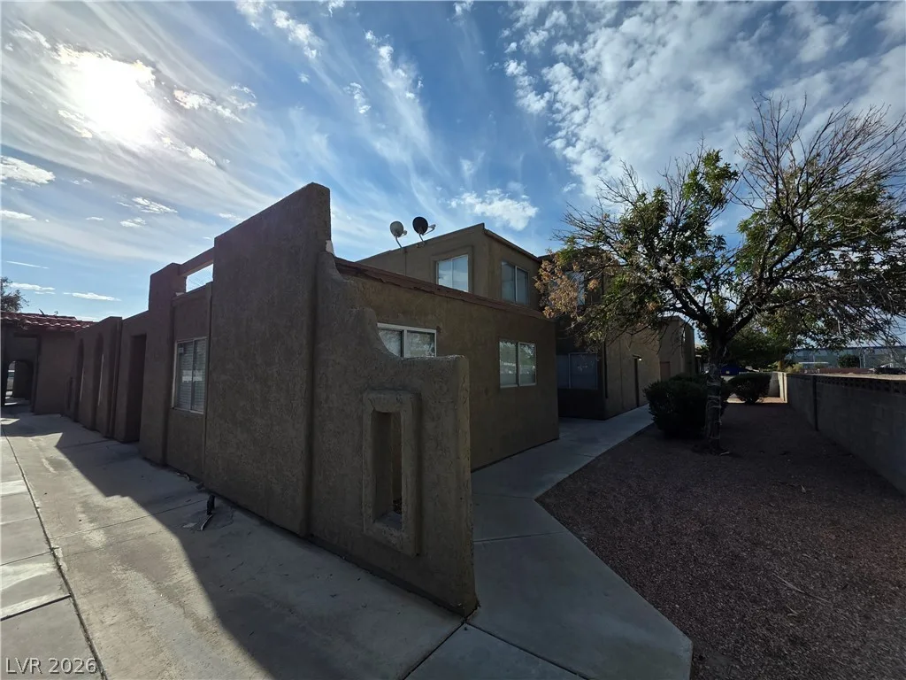 574 Roxella Lane C — photo 5