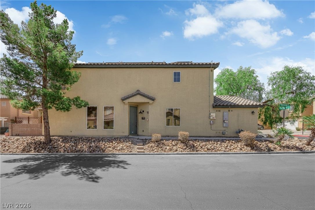 3628 Surfboard Court — photo 4 of 42