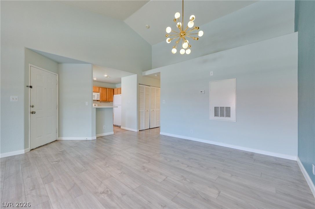 5066 South Rainbow Boulevard 205 — photo 4