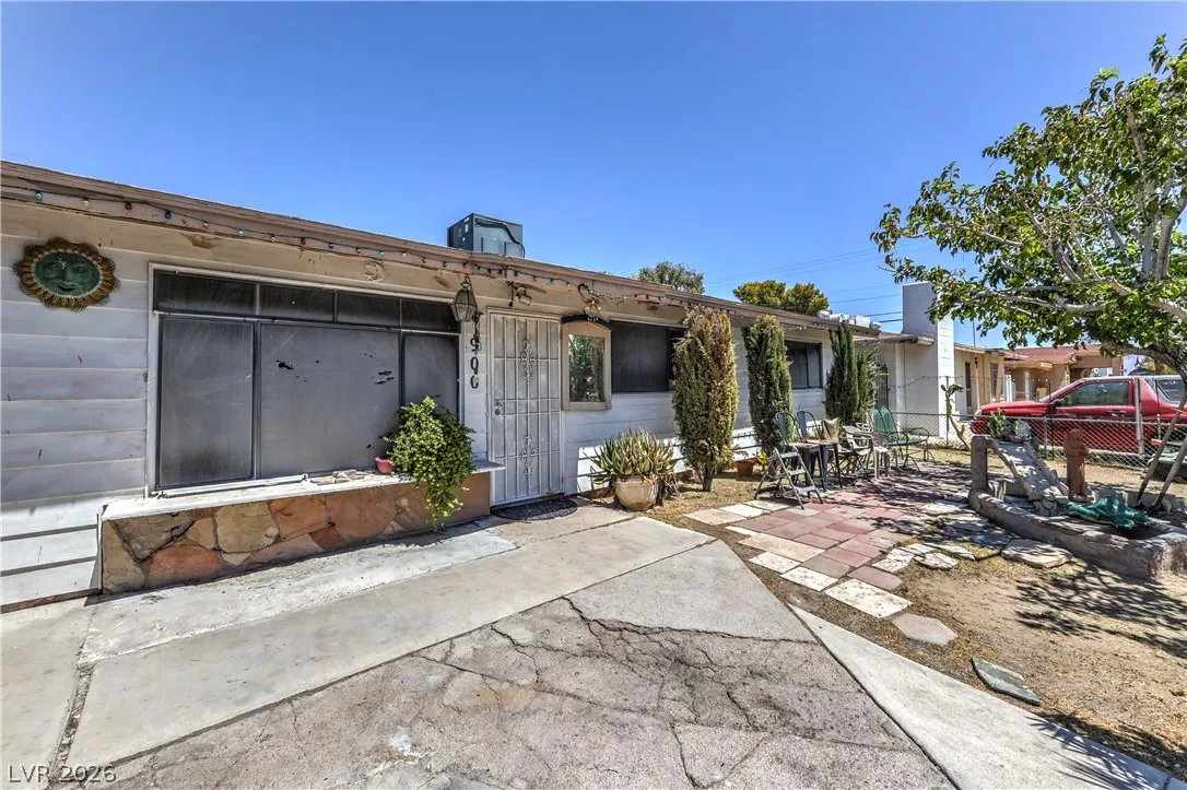 900 Taylor Avenue — photo 3