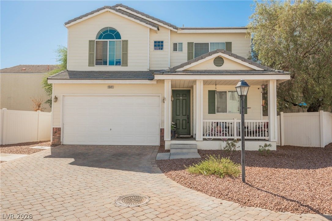 1541 Tillman Falls Avenue — photo 3