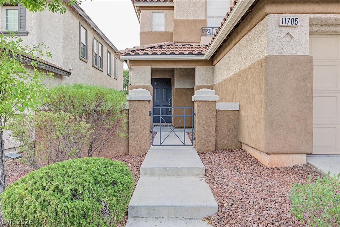 11705 Grotta Azzurra Avenue — photo 3