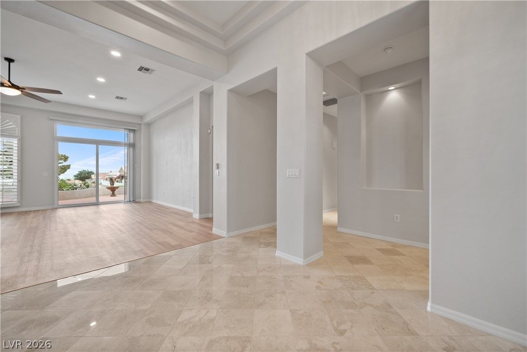 2742 Darby Falls Drive — photo 4