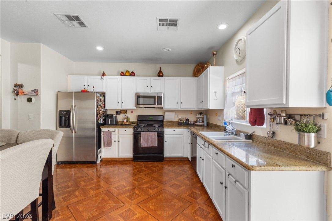 6823 Gold Nugget Drive — photo 2