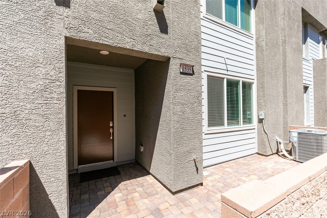 1535 Maria Crossing Avenue — photo 3