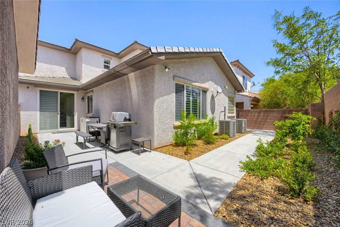 10505 Howling Coyote Avenue — photo 4