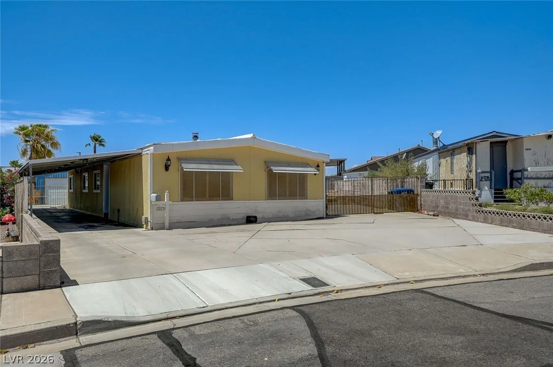 1017 El Camino Circle — photo 2