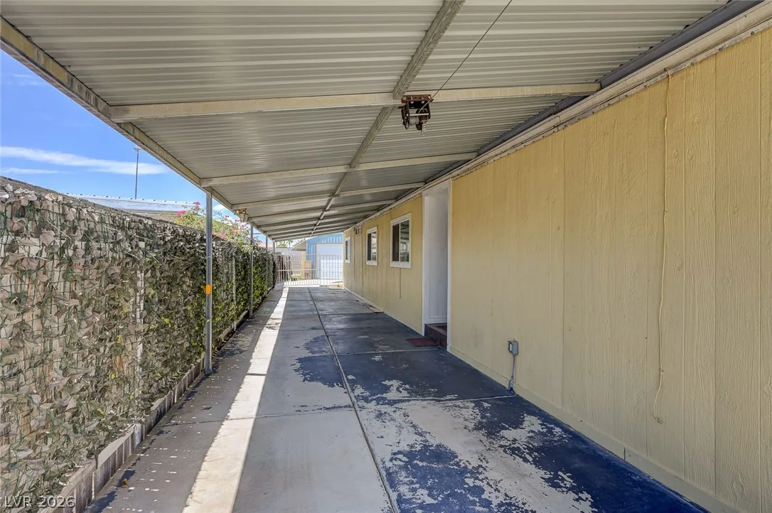1017 El Camino Circle — photo 4