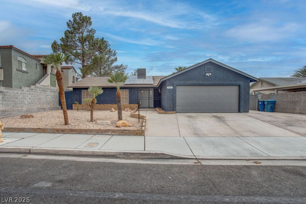 1800 North Torrey Pines Drive — photo 3