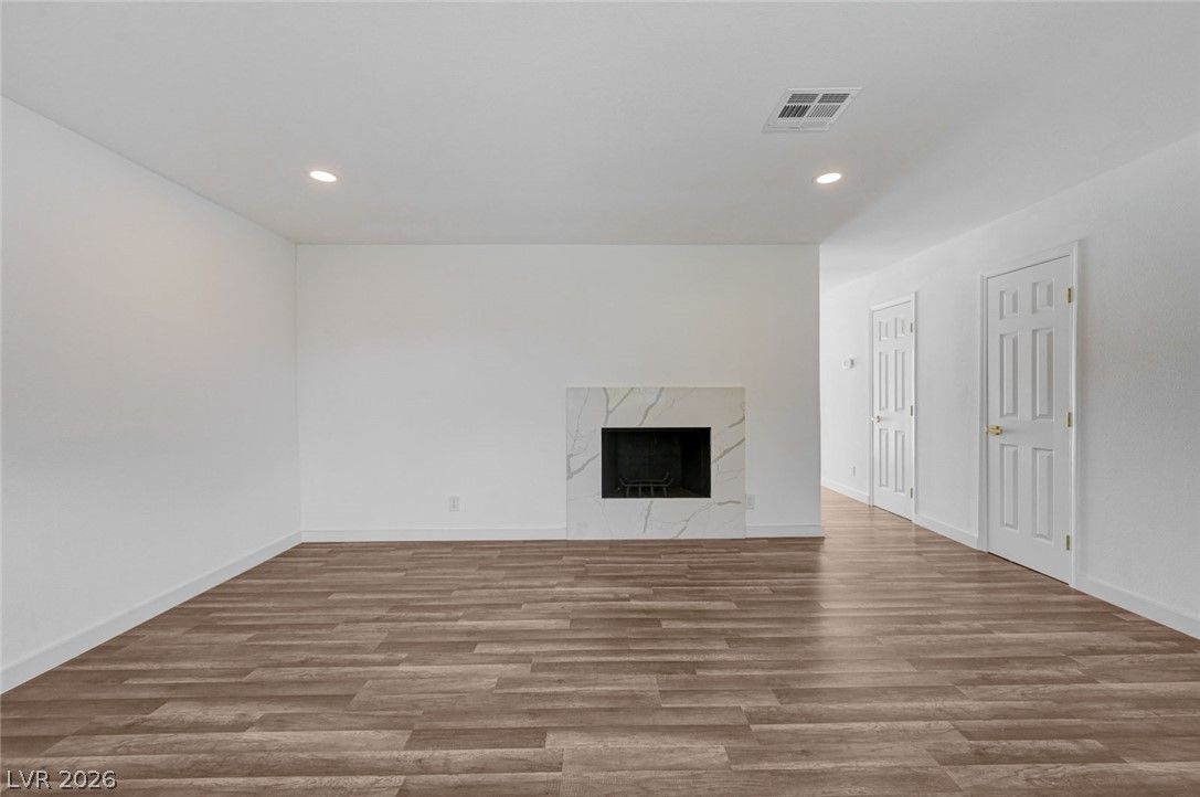 571 Greenbriar Townhouse Way — photo 5