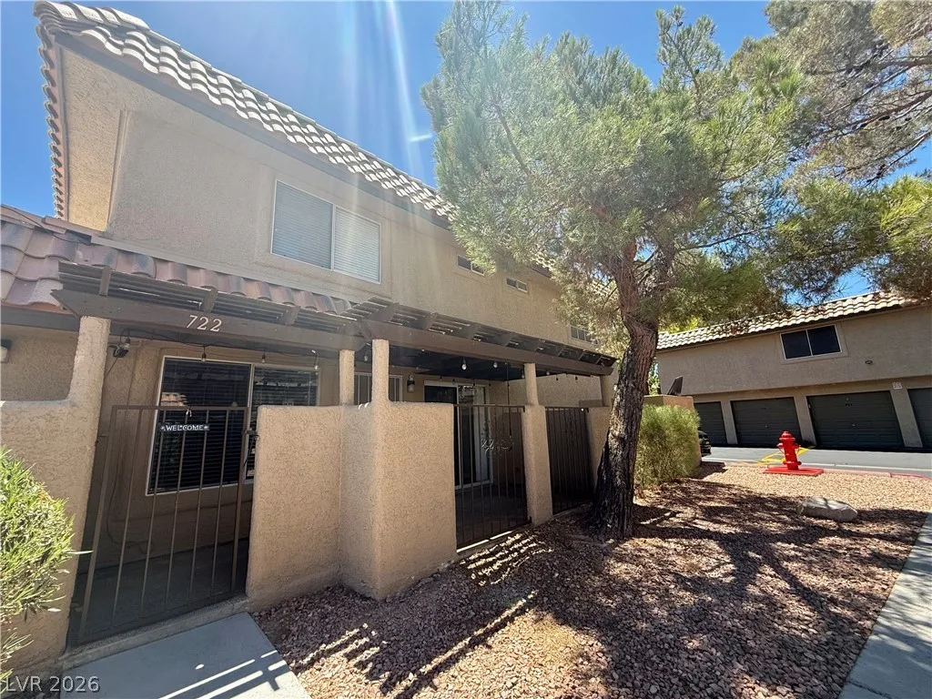 722 Nectarine Court 0 — photo 3