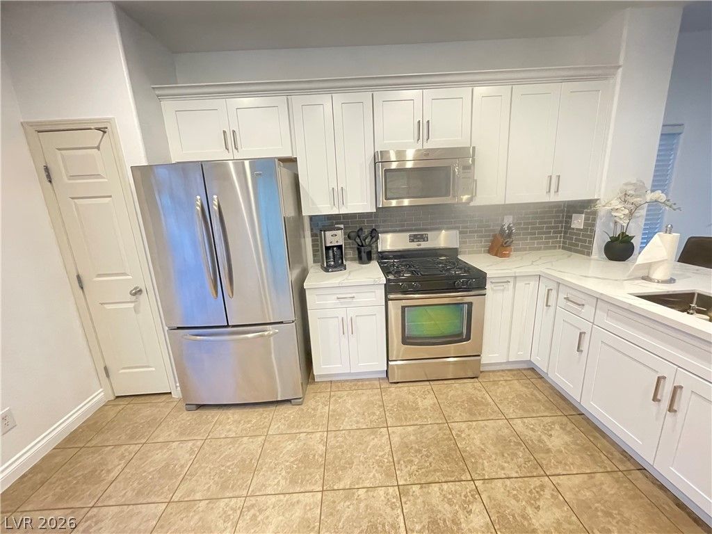 7416 Castillo Peak Street — photo 2