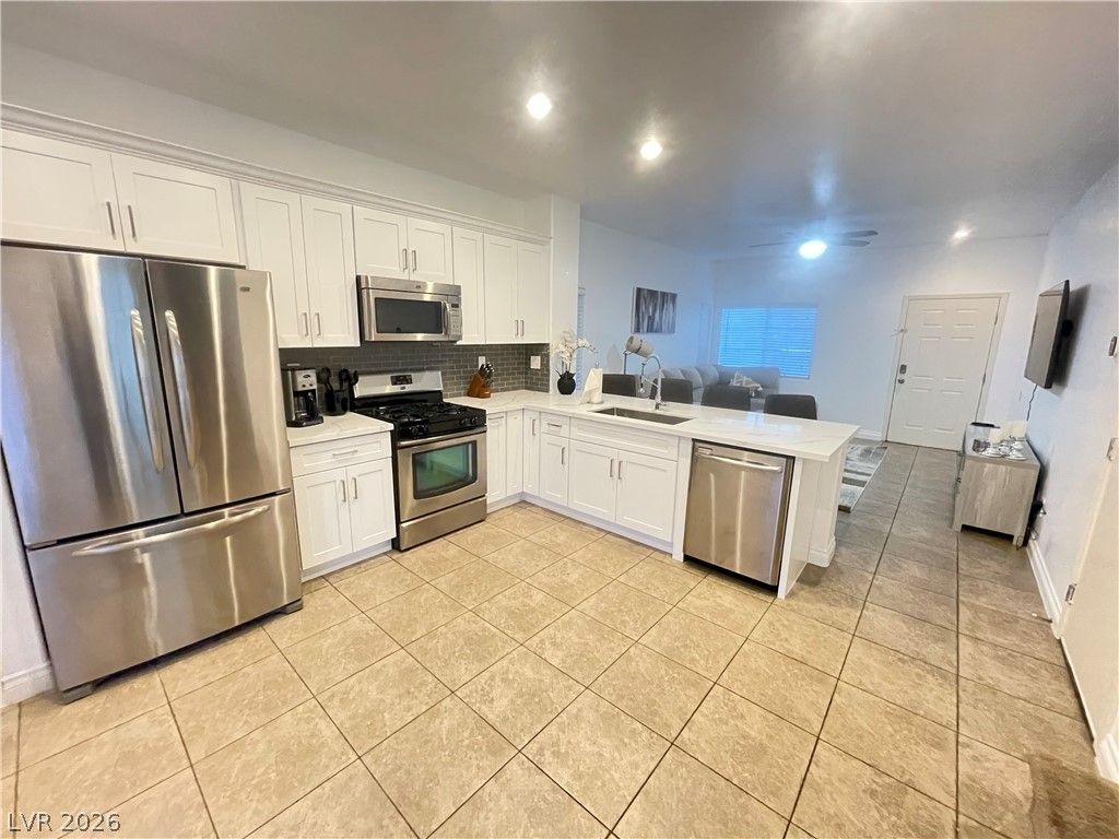 7416 Castillo Peak Street — photo 4