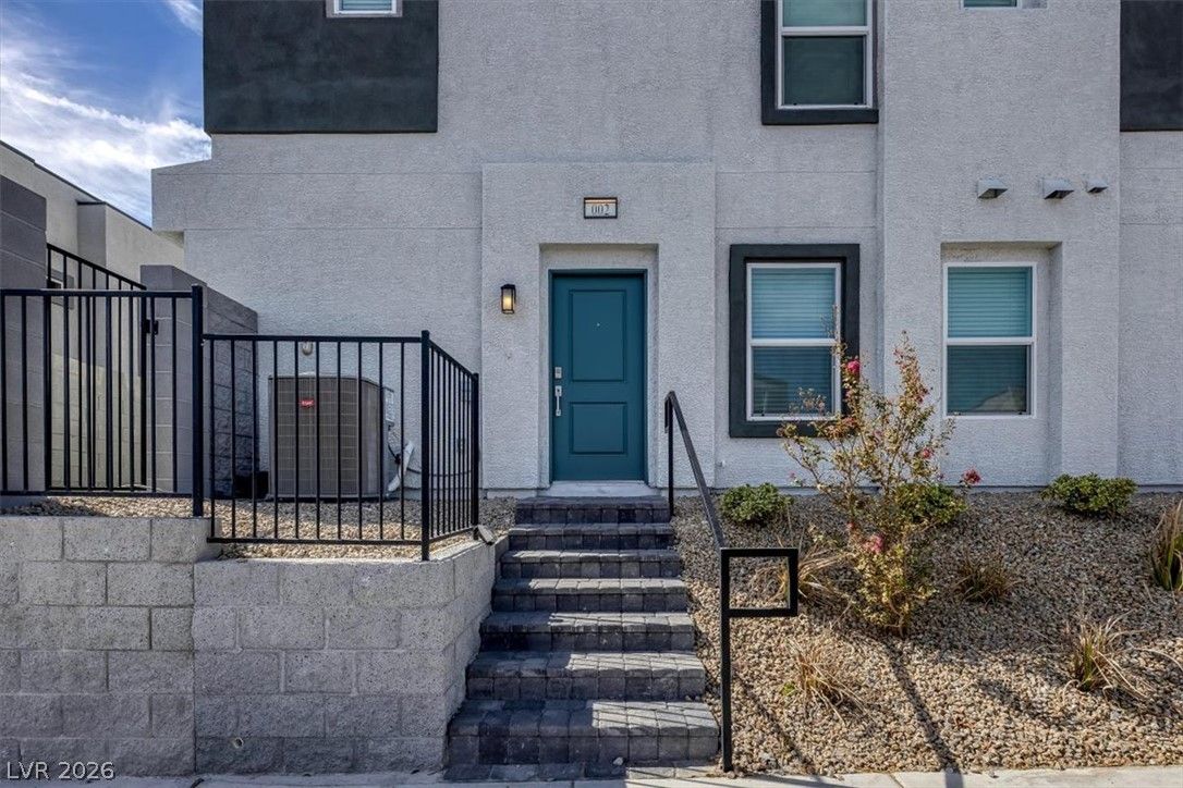 295 Grunt Avenue 2 — photo 2 of 31