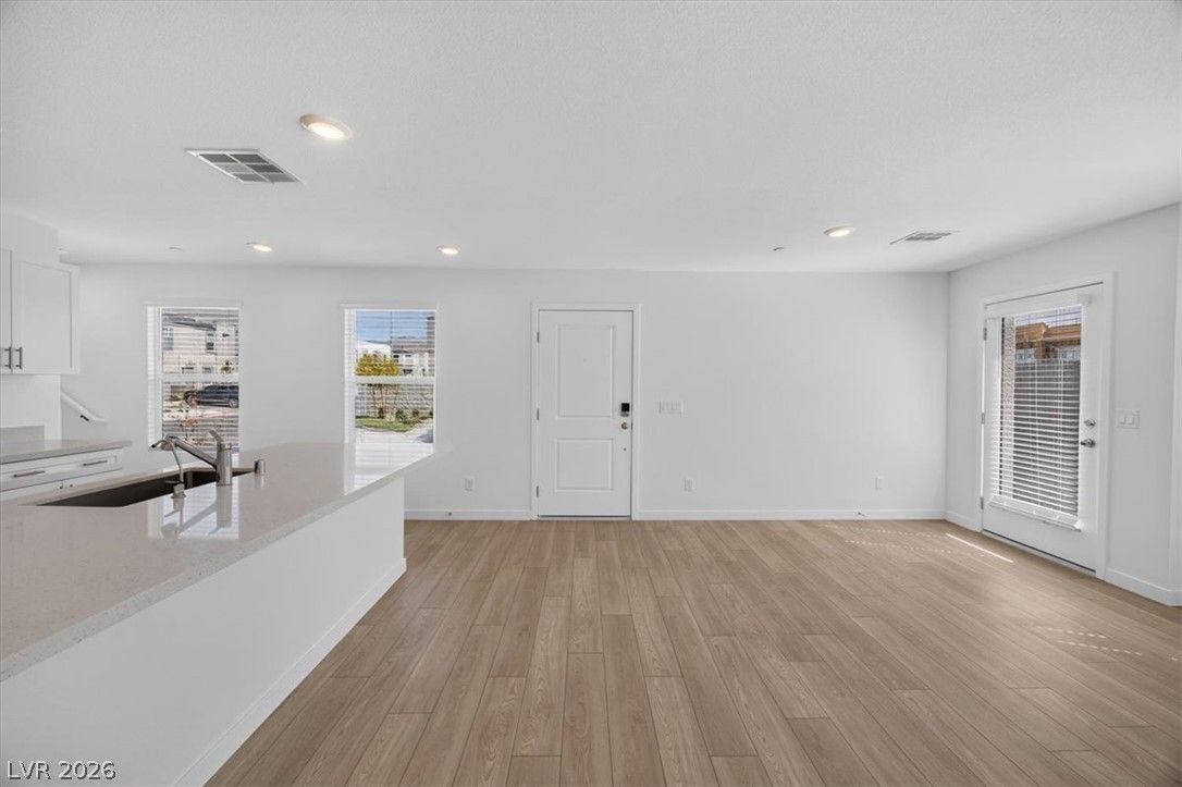 295 Grunt Avenue 2 — photo 3 of 31