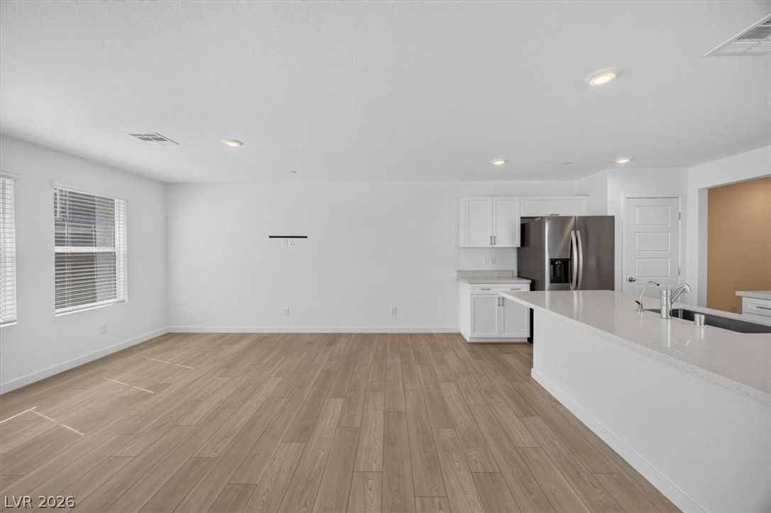 295 Grunt Avenue 2 — photo 4 of 31