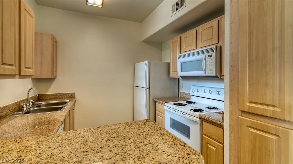 8000 BADURA Avenue 1137 — photo 5