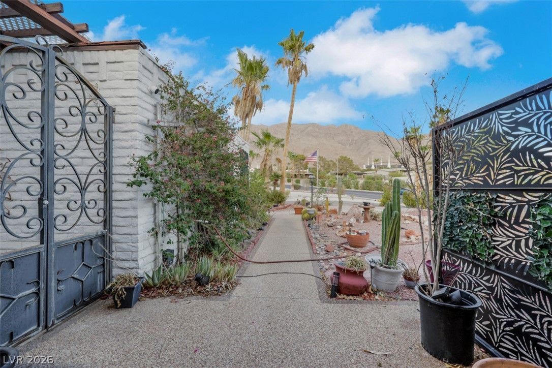 6744 Mountridge Drive — photo 3