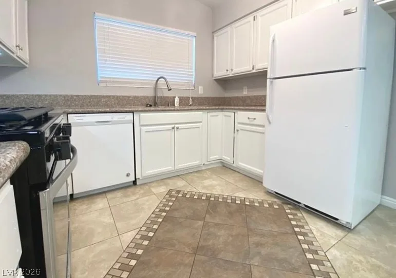 718 Skipjack Drive — photo 2