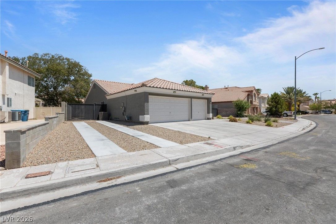7620 Hartwell Drive — photo 2