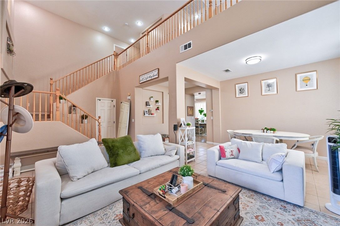 4925 Whisper Lake Avenue — photo 3