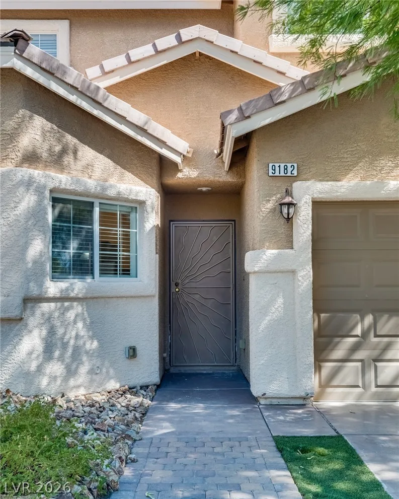 9182 Sunken Meadow Avenue — photo 4
