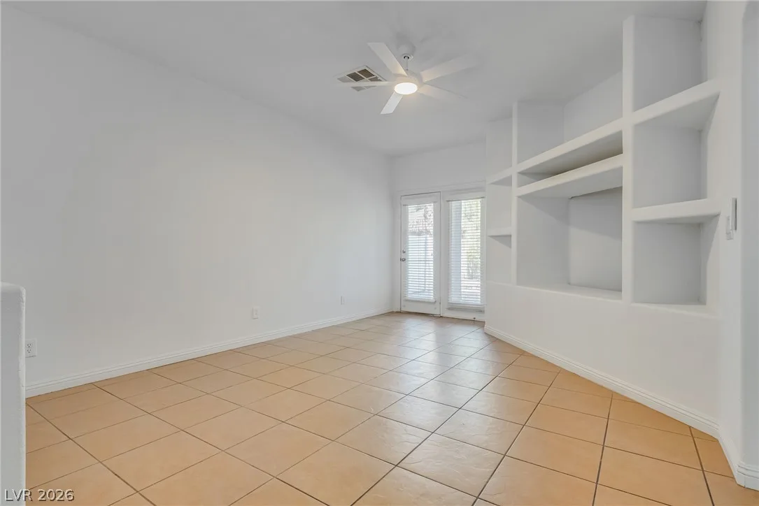 9182 Sunken Meadow Avenue — photo 5
