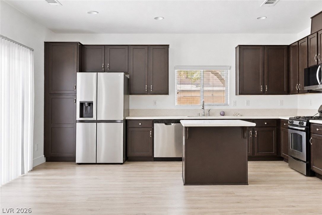 10600 Capitol Peak Avenue — photo 3