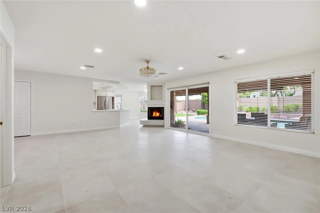 9081 Lawton Pine Drive — photo 5