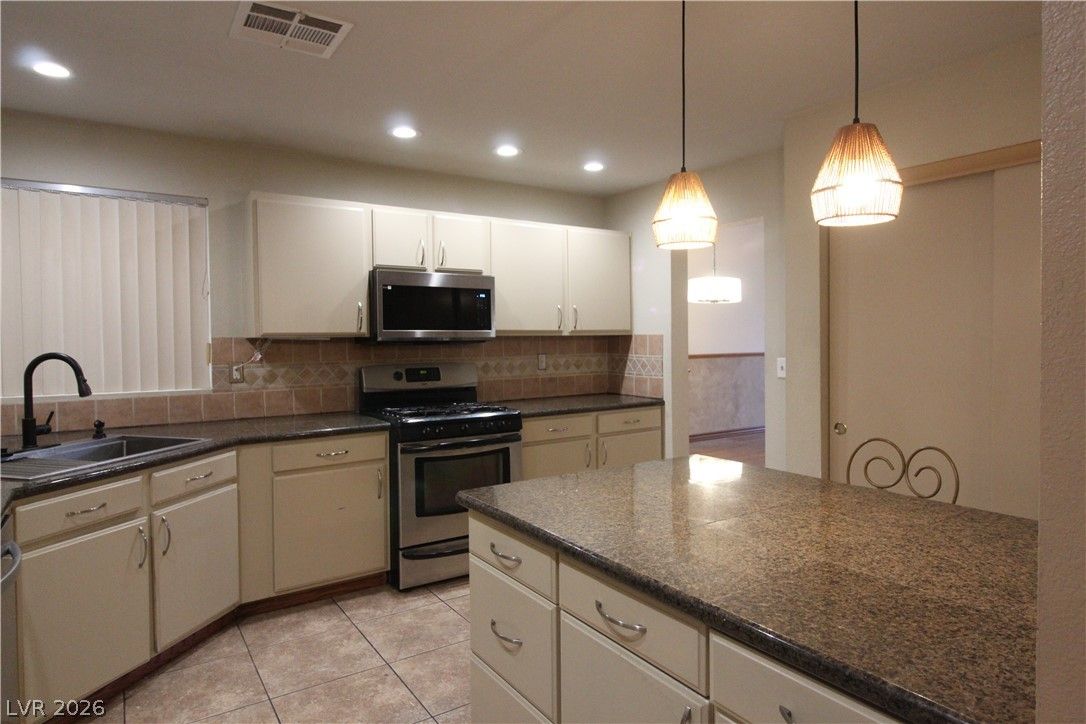 7721 Beach Falls Court — photo 5