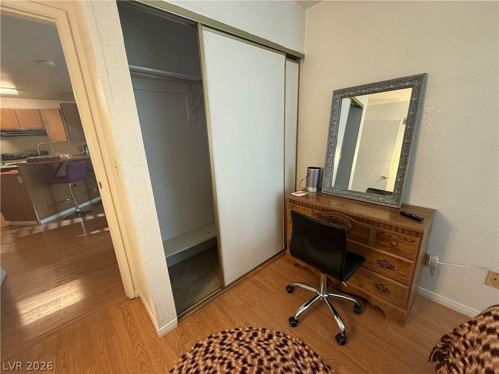 460 Elm Drive 201 — photo 4 of 21