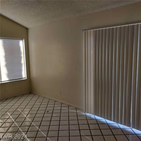 4639 Kristen Lane — photo 5 of 24
