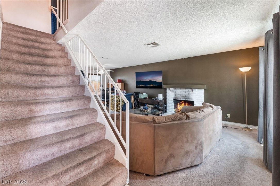 408 Barlow Lane — photo 3