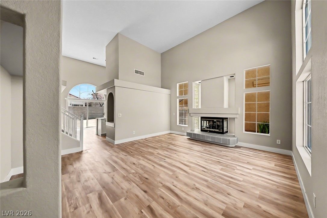 8753 Harvest Valley Avenue — photo 3 of 41