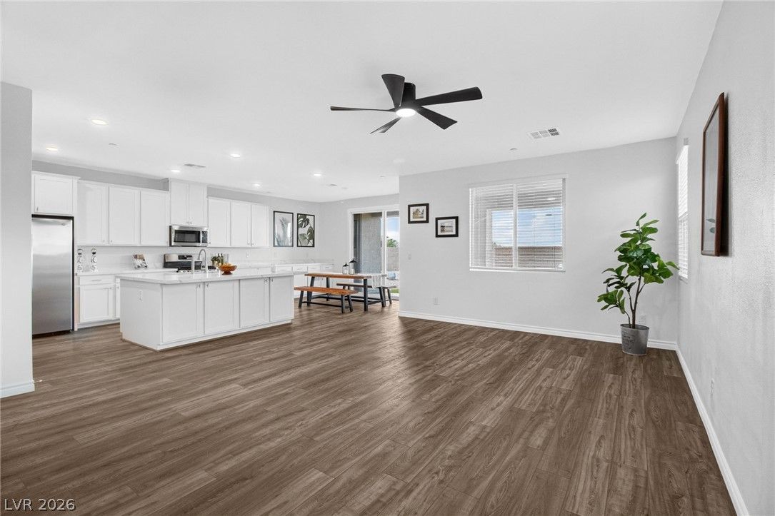 1288 Ventura Cliffs Avenue — photo 5